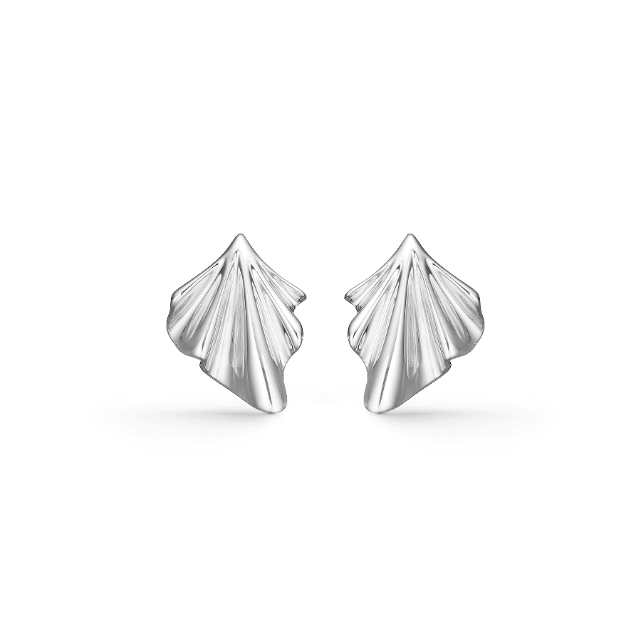 Mads Z Velvet silver ear studs with glossy and folded surface in an elegant leaf pattern. Model 2110188-1
