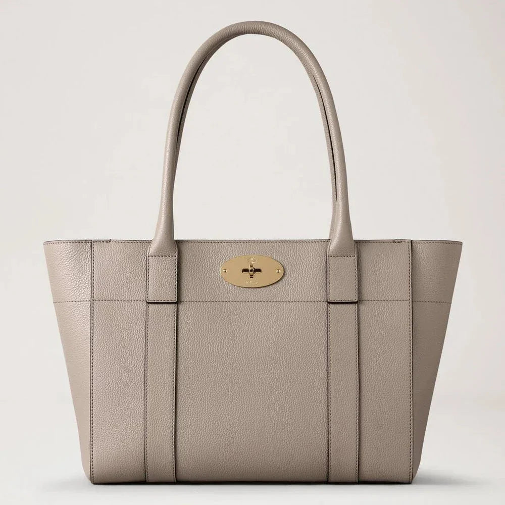 Mulberry Bayswater 9 to 5 Small Classic Grain Cashmere Taupe, elegant handbag in light gray leather with gold buckle. Model HH9831205F924