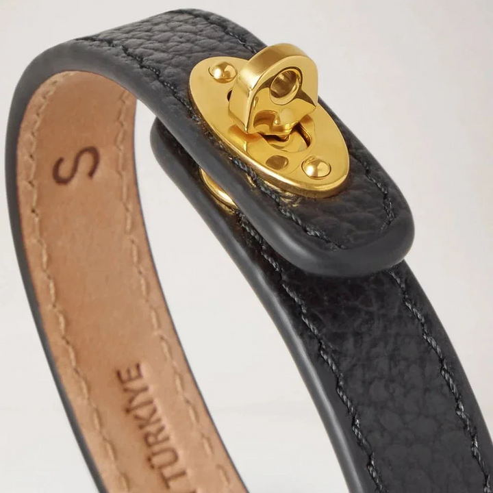 Mulberry Bayswater Thin Leather Bracelet, black leather bracelet with golden clasp, detail. Model QB2390205A100-001