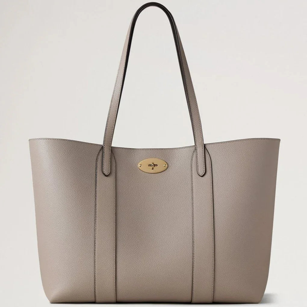Mulberry Bayswater Tote Cashmere Taupe Small Classic Grain shows a taupe colored leather bag with golden buckle, Model hh5727205f924.