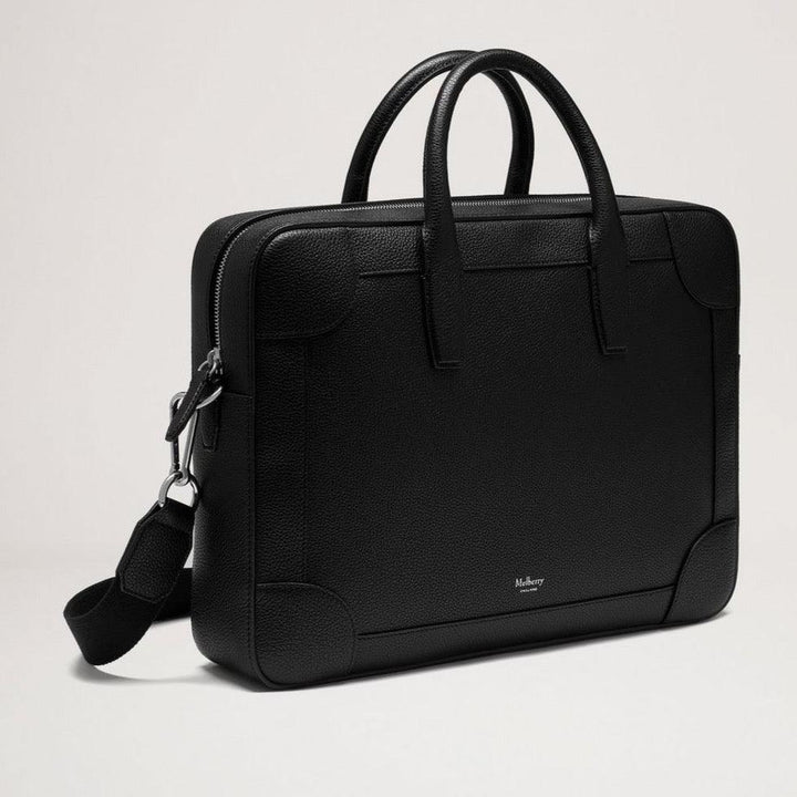 Mulberry Belgrave Single Document Holder Small Classic Grain Black shows an elegant black leather document holder with shoulder strap. Model hh4356205a100