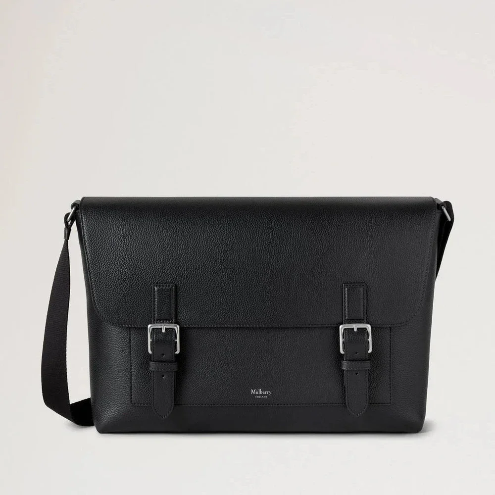 Mulberry Chiltern Crossbody Messenger Black Small Classic Grain, black crossbody bag in leather with buckles at the front. Model HH9785205A100