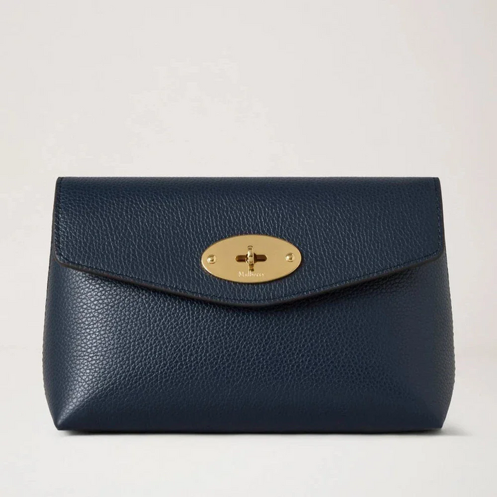 Mulberry Darley Cosmetic Pouch Night Sky Small Classic Grain appears in dark blue leather with a golden clasp. Model rl5077205u888.