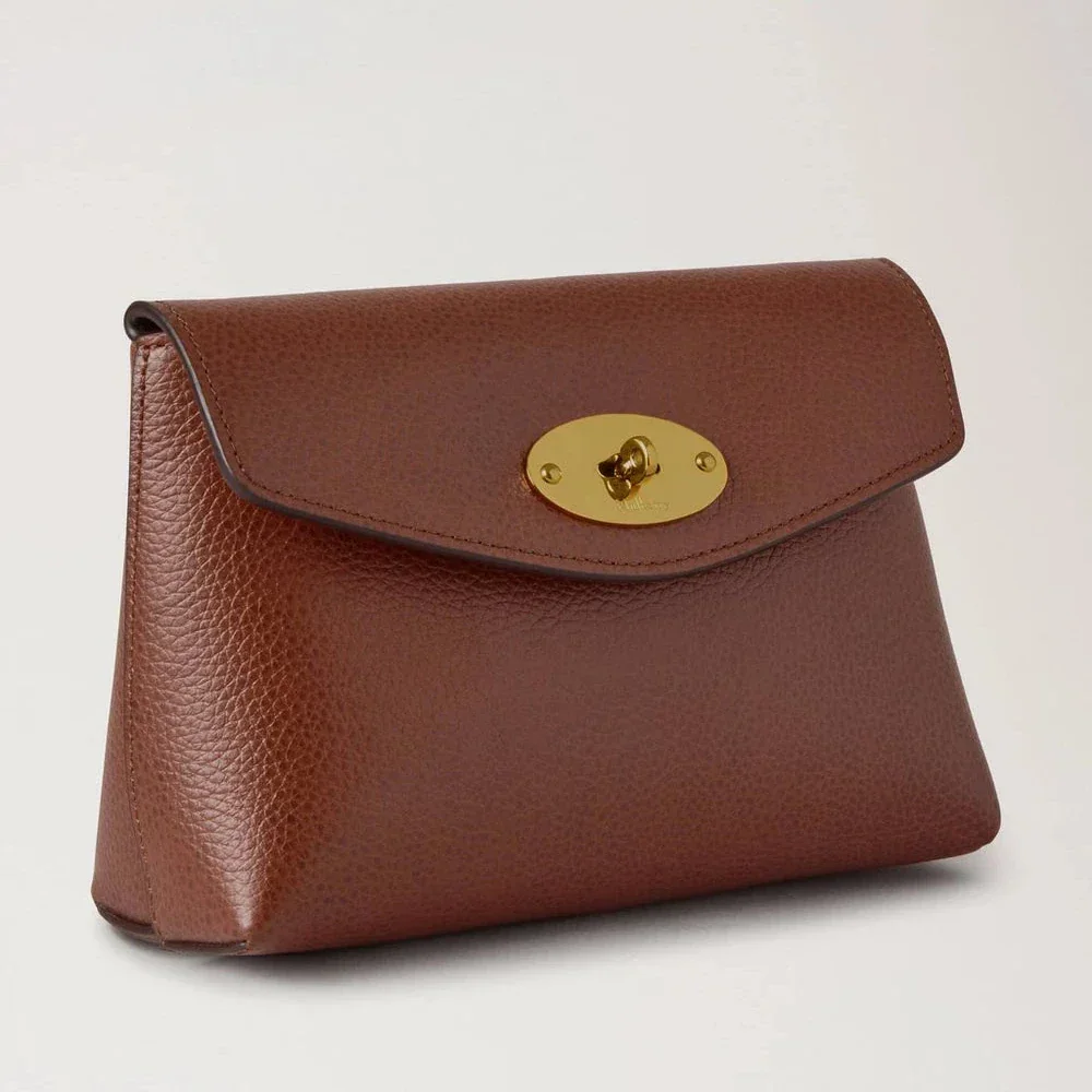 Mulberry Darley Cosmetic Pouch Oak Small Classic Grain in brown leather with golden buckle, Model RL8861552G110