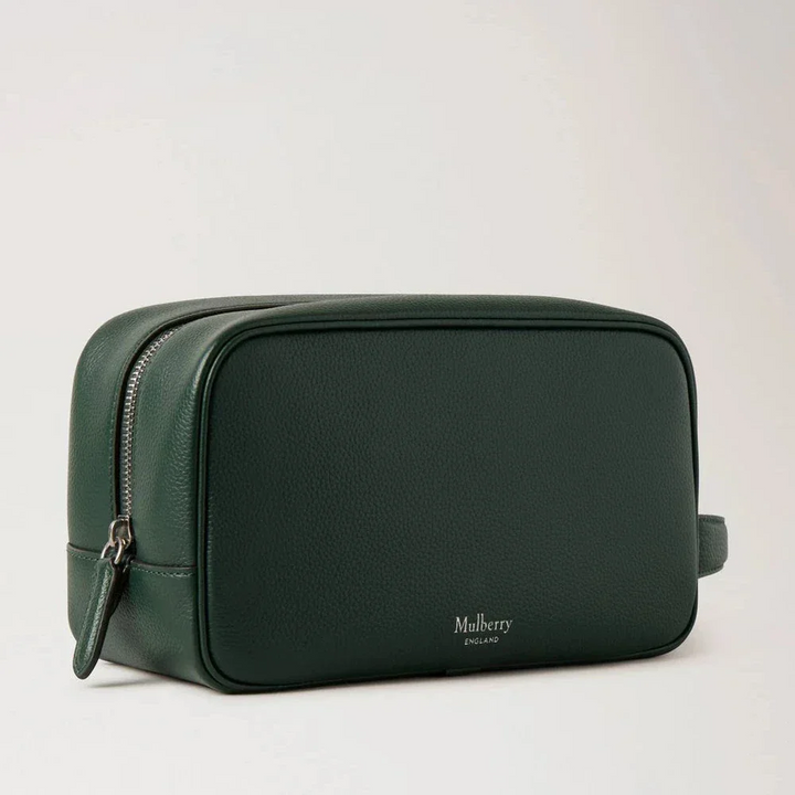 Mulberry Heritage Wash Case in dark green leather with zipper, seen from the side. Model RL8176205Q633.