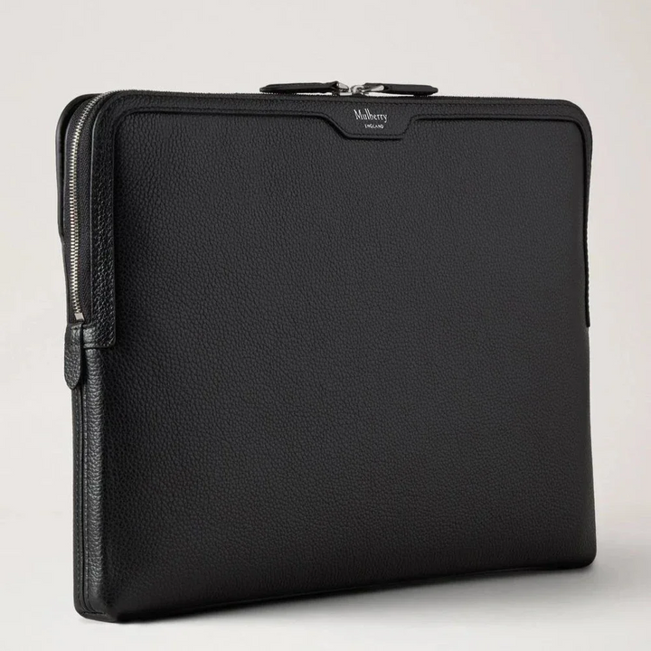 Mulberry Laptop Case Black Small Classic Grain shows an elegant laptop sleeve in black leather. Model RL8791205A100
