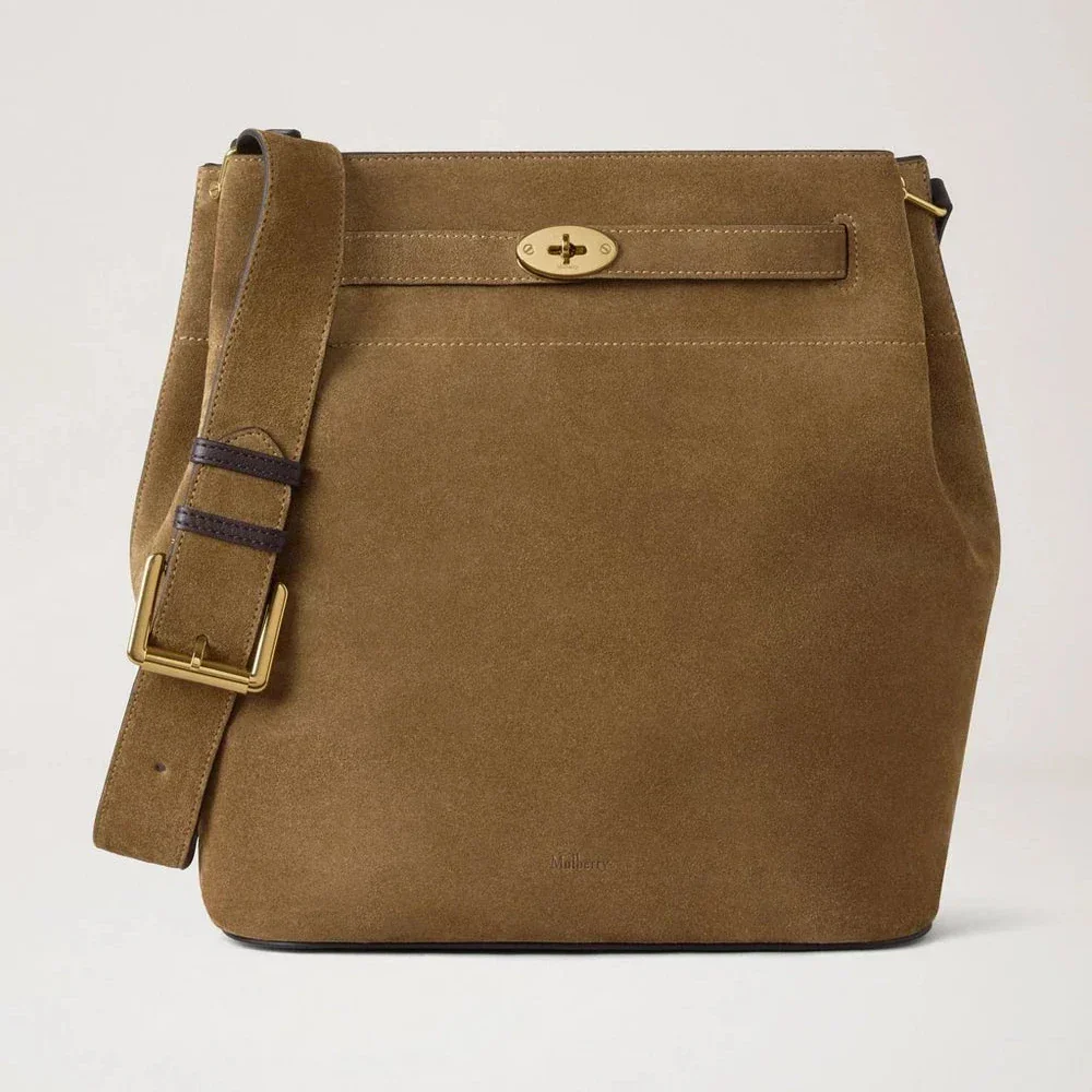 Mulberry Large Islington Bucket Salcombe Sand Suede bag in sand-colored suede with wide shoulder strap. Model HH9883047P705