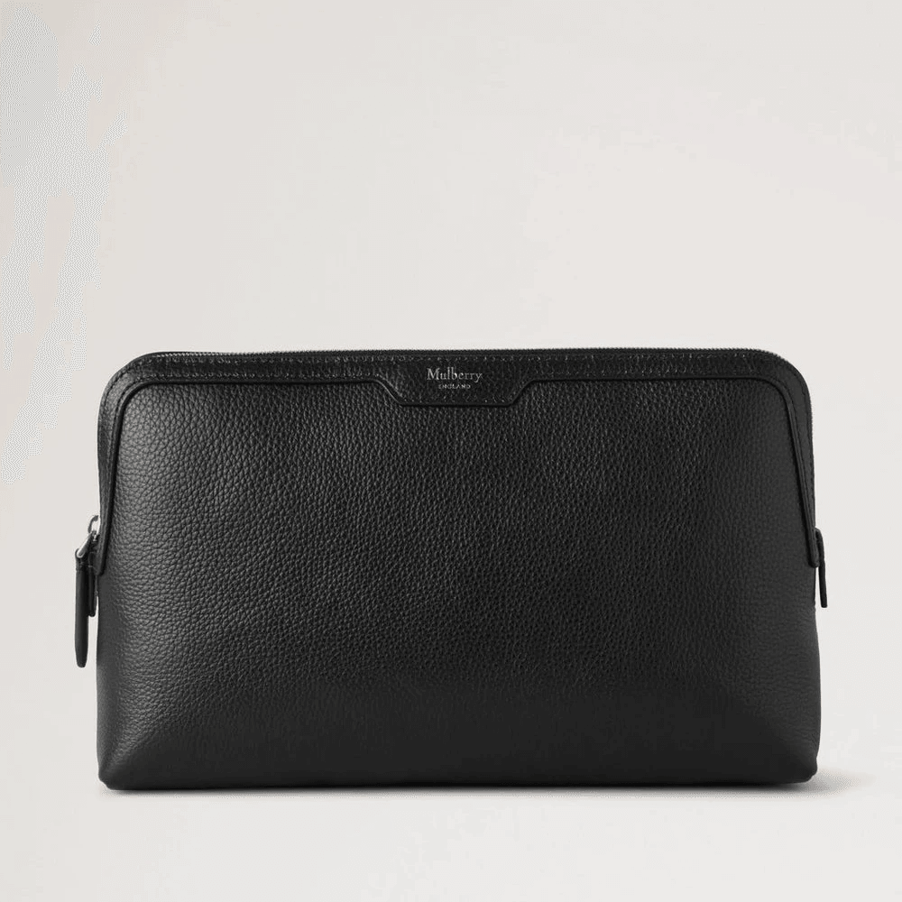 Mulberry Medium Cosmetic Pouch Small Classic Grain black wallet in black leather, simple front. Model RL8319205A100