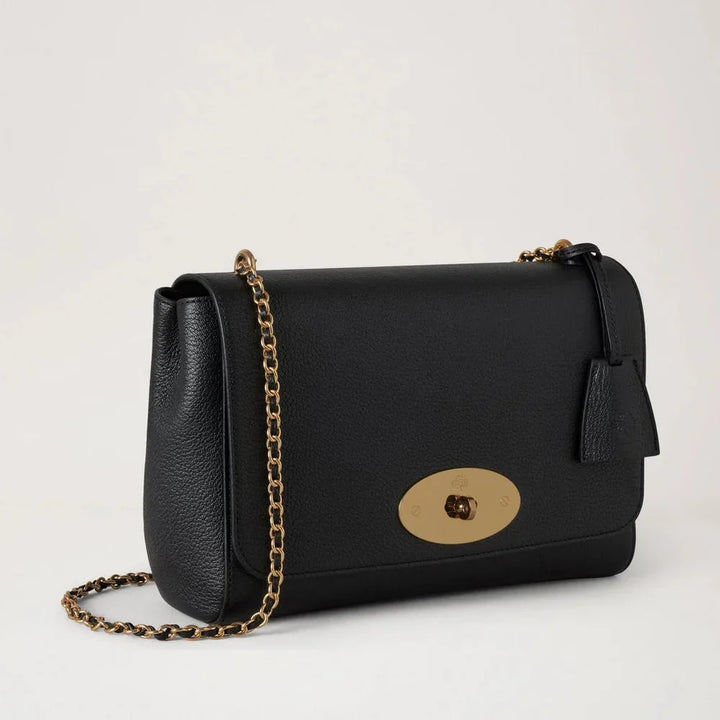Mulberry Medium Lily Black Glossy Goat, shoulder bag in black leather with gold chain and clasp. Model HH0023874A100.