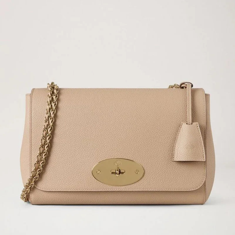 Mulberry Medium Lily crumpet small classic grain shoulder bag in beige leather with gold chain. Model HH0024205W577.