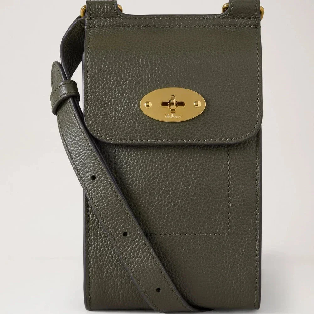 Mulberry Mini Antony Pouch Small Classic Grain Juniper Green, compact shoulder bag in grained leather with gold-colored buckle. Model RL6872205Q749