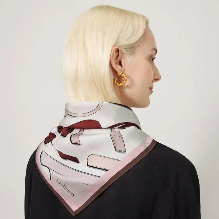 Mulberry Square Scarf Bayswater Workshop Blossom Pink Silk Twill folded around woman's neck, Model VS4864143J002