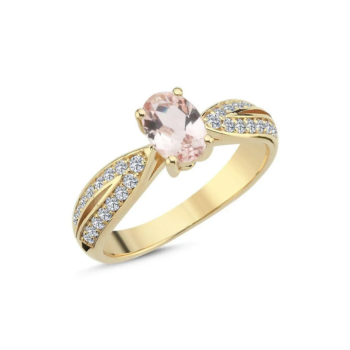 Nuran 14kt Silvia ring 0.30ct WSI seen in close-up with gold-coloured setting and sparkling stones. Model a2455-mo-030-rg-001
