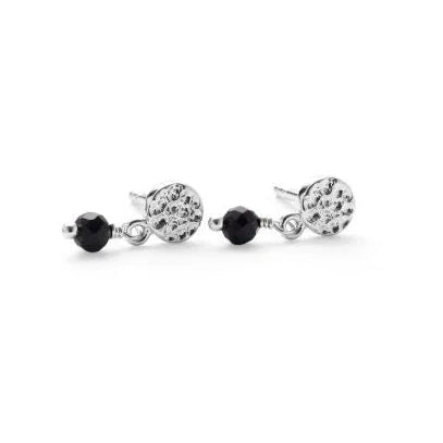 Pernille Corydon Black Nature ear studs in silver with round bent detail and black pearl. Model e-395-s