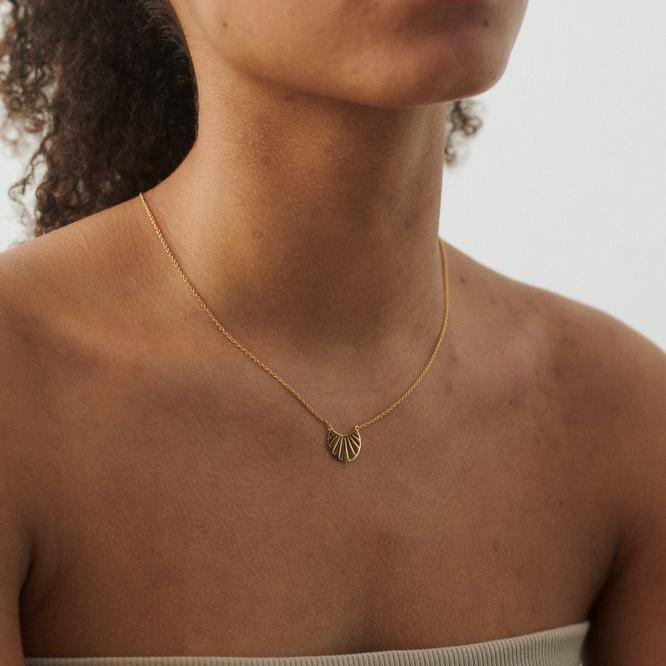 Pernille Corydon Misty Light gold plated necklace shown on neck, simple and elegant style. Model N-614-GP