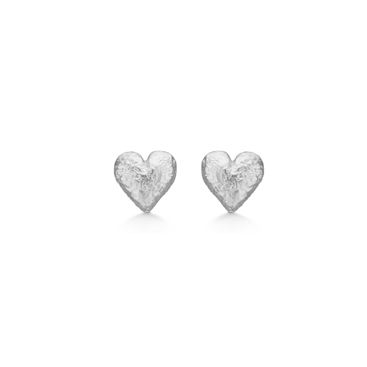 Studio Z Amour Heart Earrings in silver with a beaten surface, heart-shaped. Model 7110357.