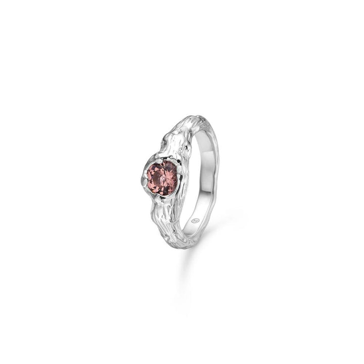 Studio Z Rosy Forest Ring Silver with a pink stone, organic structure and glossy finish. Model 7147822-001-1