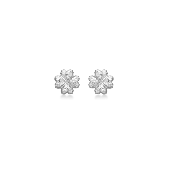 Studio Z Serene Clover in silver earrings with matte and glossy finish, floral motif. Model 7110359-1.