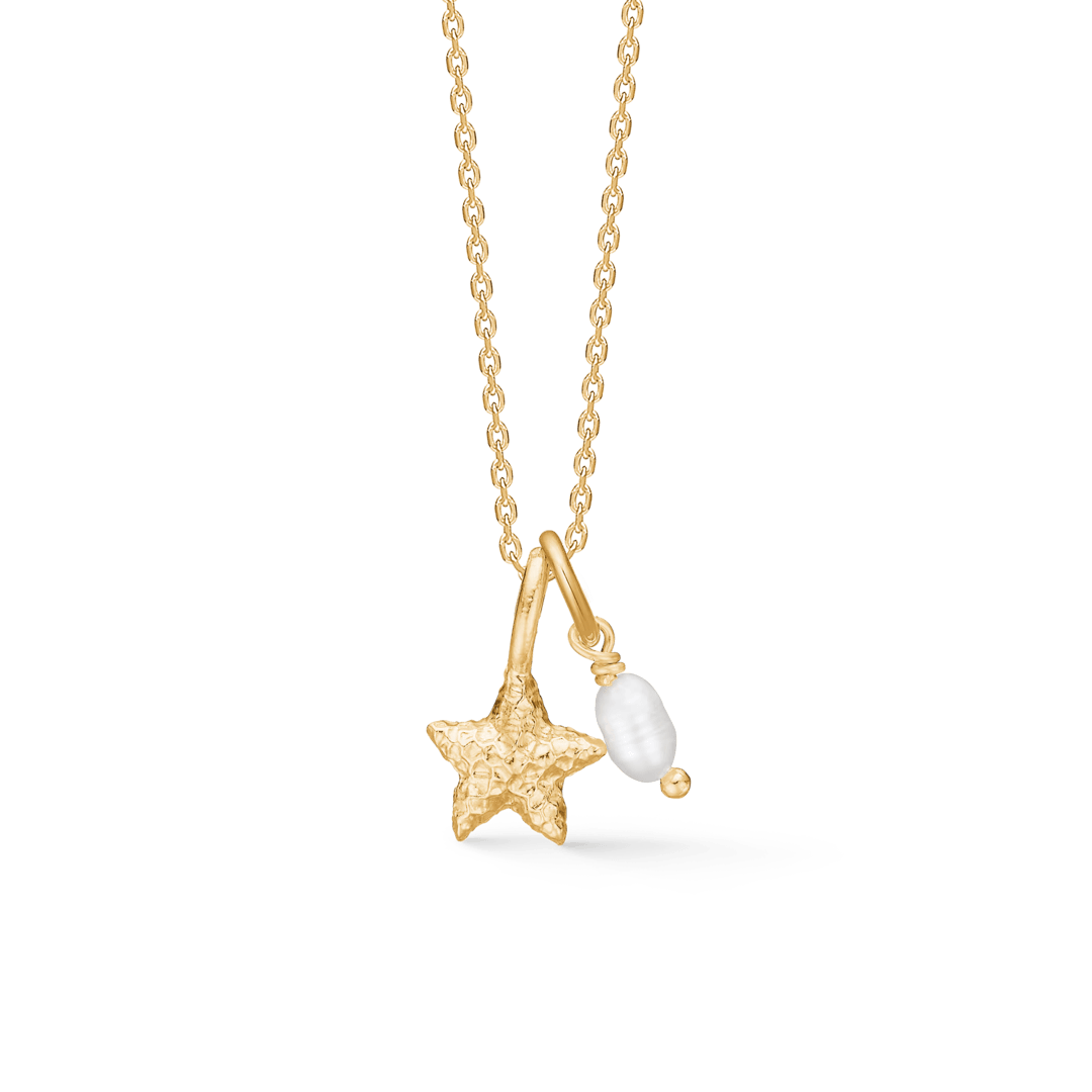 studio-z-starfish-luster-gold-plated-necklace-with-starfish-pendant shows an elegant gold-plated chain with detailed starfish and freshwater pearl pendants. Model 7223903-1