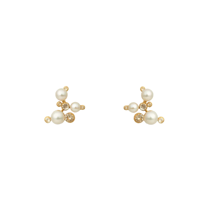 Vincent Venus Trinity Earrings Gold Plated w. Freshwater Pearls shows a set of small, elegant gold plated earrings with white freshwater pearls. Model VJ211-UEG-2.