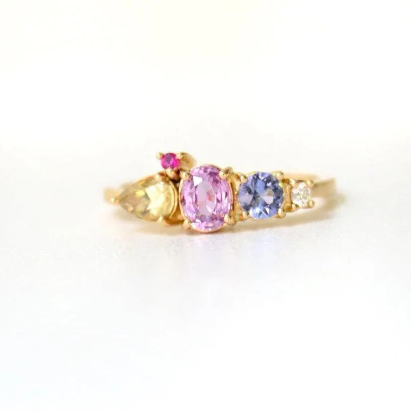anpe atelier varnaya 18kt gold ring with sapphires shows elegant gold ring with colored sapphires and diamond, Model 27-customized2-001-1