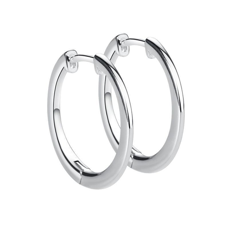 Aqua Dulce Juliet Creole Silver showcases a set of smooth, shiny silver creoles in classic style. Model 4654-4654-1