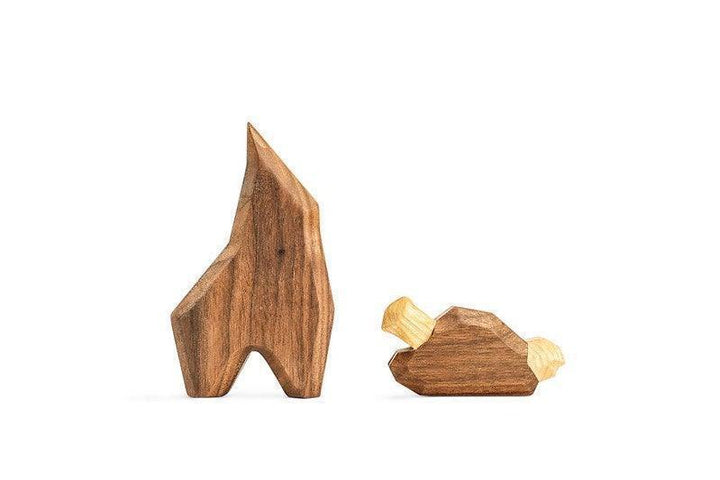 FableWood Little Giraffe shows two decorative, handmade figures in light and dark wood on a white background. Model 10187-2
