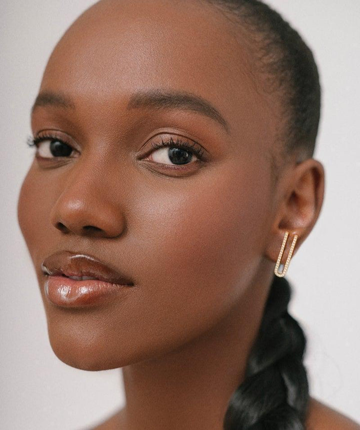 herieth-paul-x-polar-jewelry-zanzibar-gold-plated-22kt gold ring is shown on model, golden color and elegant design. Modelzan-st-gd-wz-00508