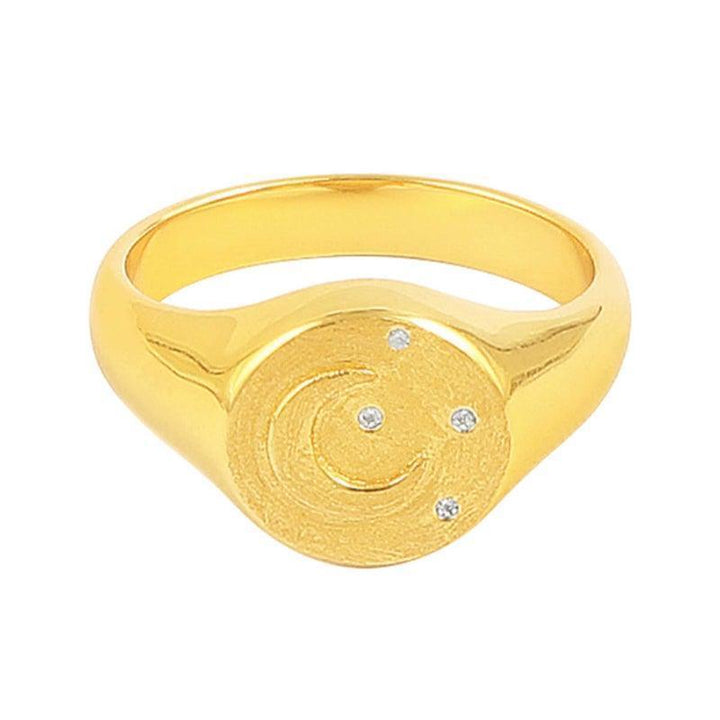 Hultquist Copenhagen Amaris Ring with round, matte gold surface and three small clear stones. Model S08107G-S08107G-001