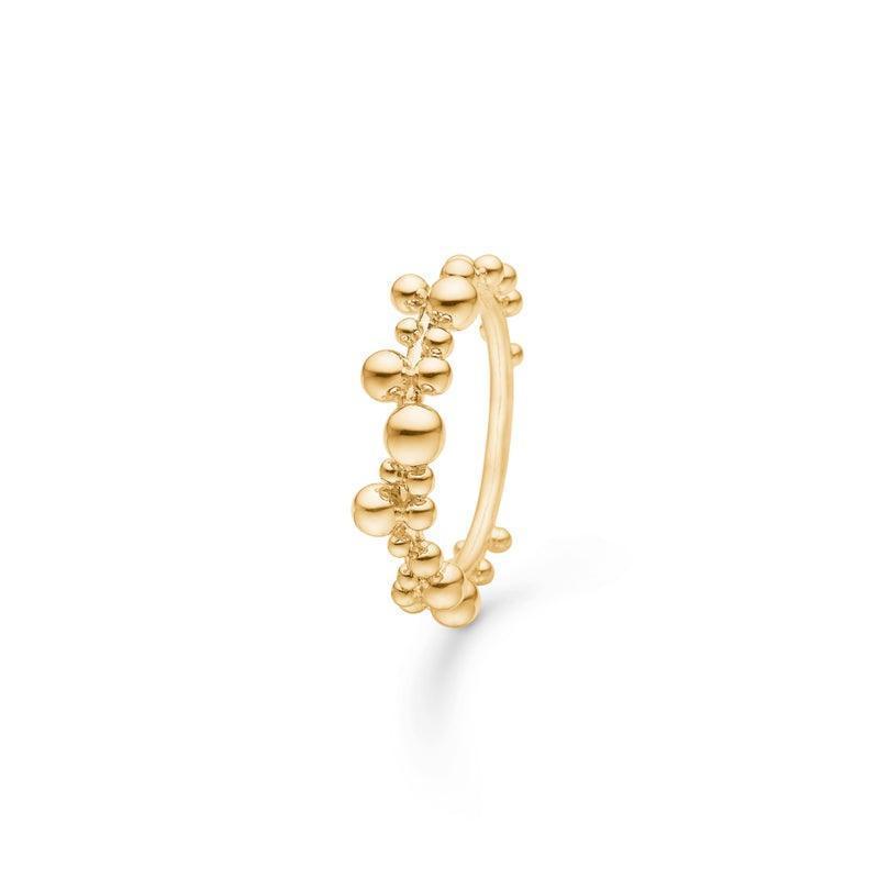 Mads Z 14 kt Bubbles Ring shows an elegant gold ring with a bubble pattern in a glossy surface. Model 1540066-001