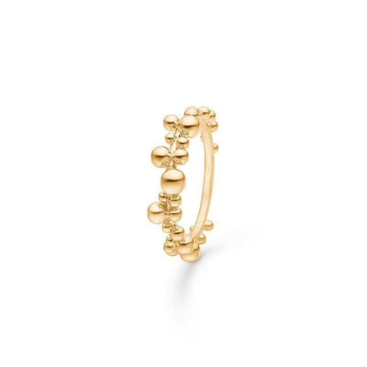 Mads Z 14 kt Bubbles Ring shows an elegant gold ring with a bubble pattern in a glossy surface. Model 1540066-001