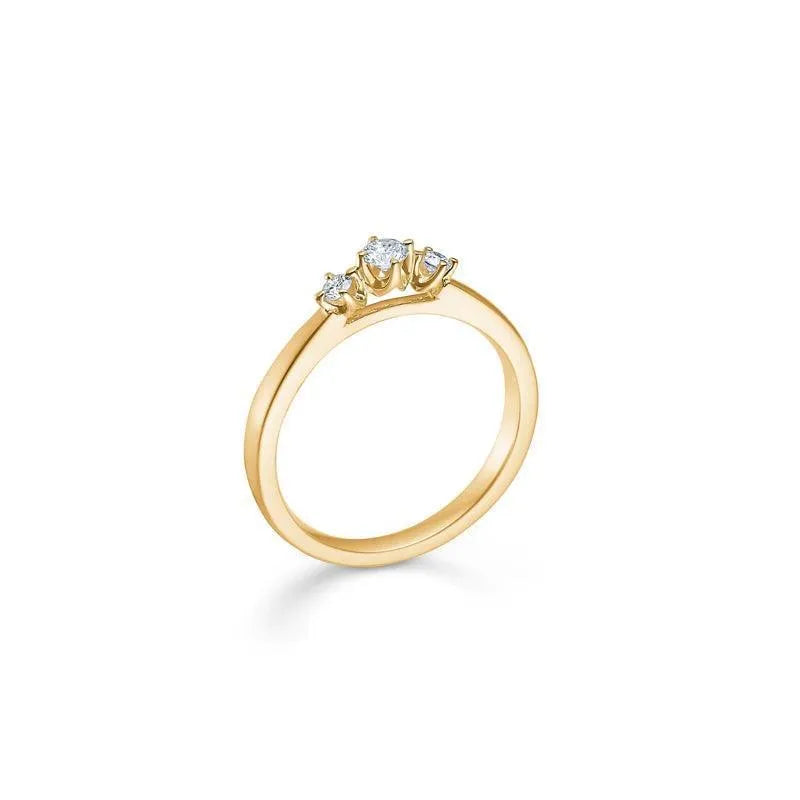 Mads Z 14 kt Crown Trinity Diamond Ring 0.17 ct, elegant gold ring with three diamonds. Model 1541717-001