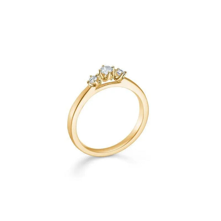 Mads Z 14 kt Crown Trinity Diamond Ring 0.17 ct, elegant gold ring with three diamonds. Model 1541717-001