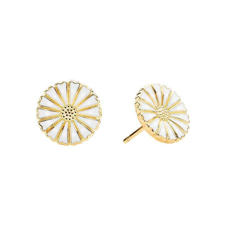 Daisy Earrings Gold Plated 11mm shows a set of daisy flower earrings in white enamel and gold plated, Model 909011-4-M