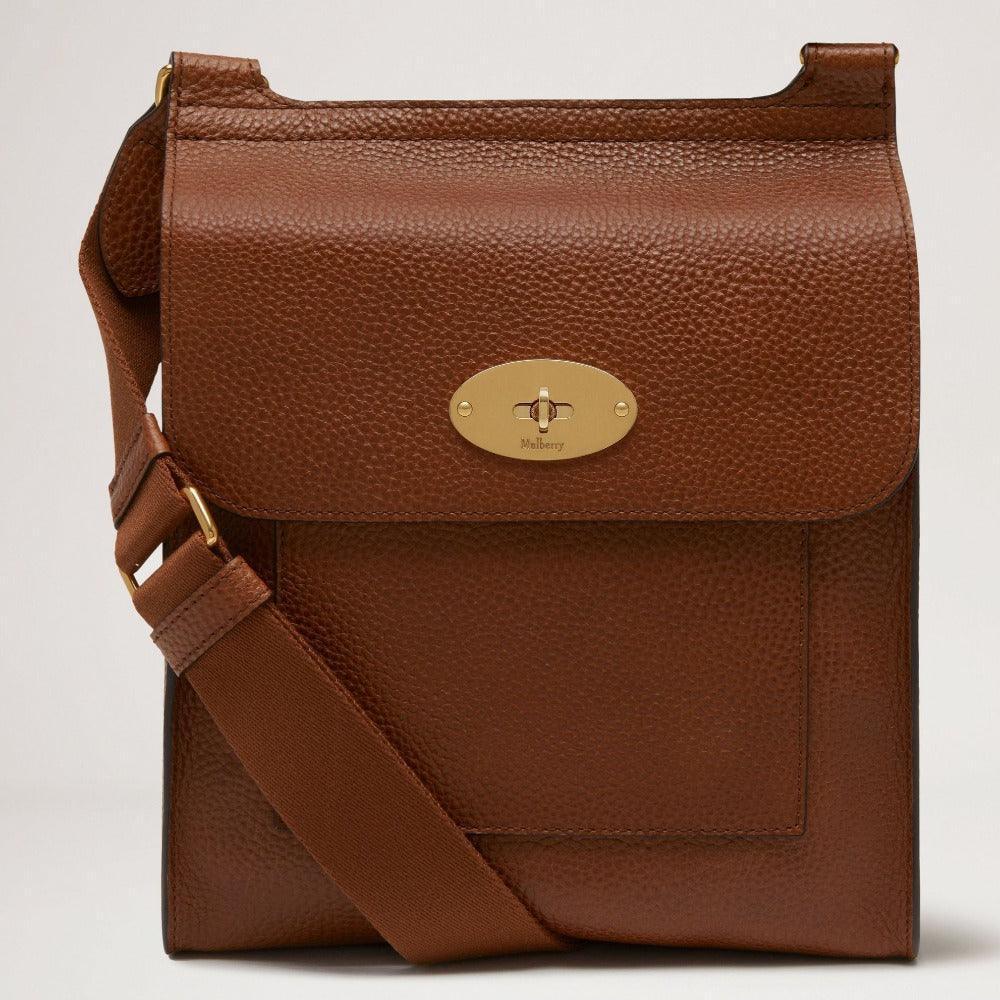 Mulberry Antony N Small Classic Grain Oak leather bag with adjustable strap and gold-colored buckle. Model HH8737552G110