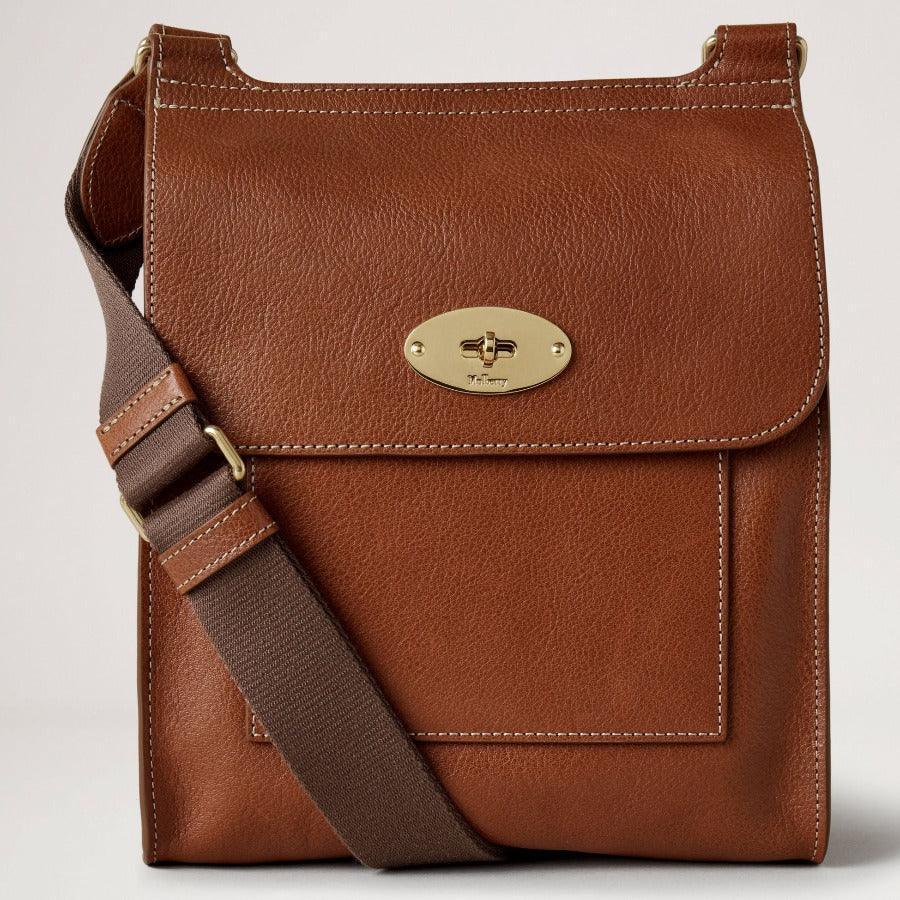 Mulberry Bag Antony Oak Legacy NVT in brown leather with golden buckle and wide adjustable strap. Model HH7952275G110