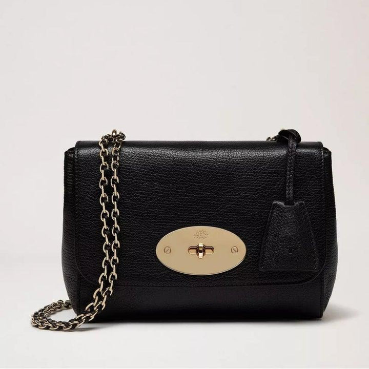 Mulberry Bag Lily Black Glossy Goat beautifully presented, black leather with gold colored chain. Model HH3288874A100