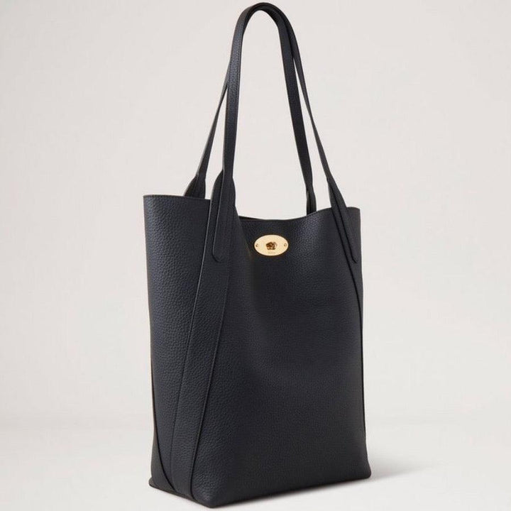 Mulberry Bag North South Bayswater Tote Black shows a black leather tote with golden buckle, Model HH9104/736A100