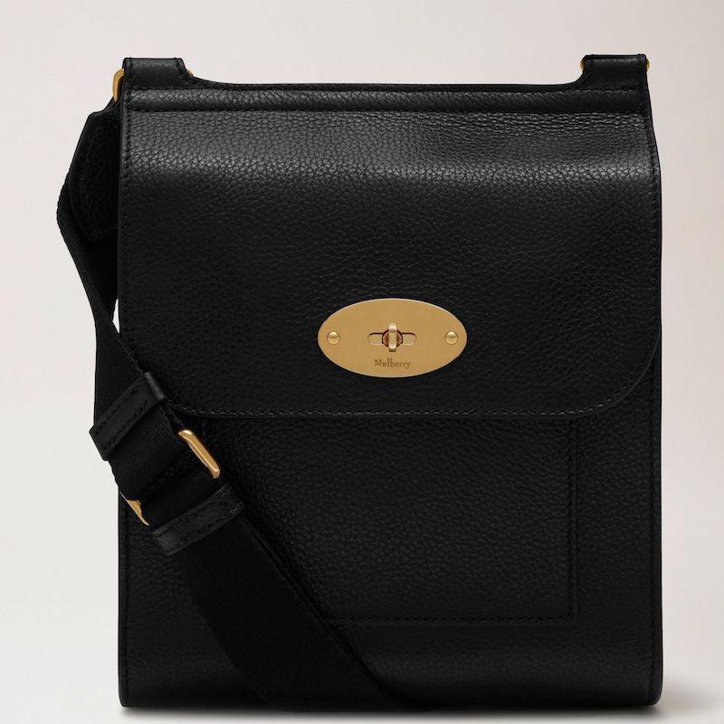 Mulberry Bag Small Antony in black classic grain leather, adjustable strap, gold buckle. Model HH5193/205A100