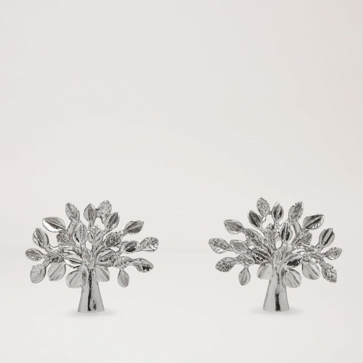 Mulberry Tree Earrings, elegant silver-coloured earrings in the shape of a tree with leaves, Model QE2273000D130.
