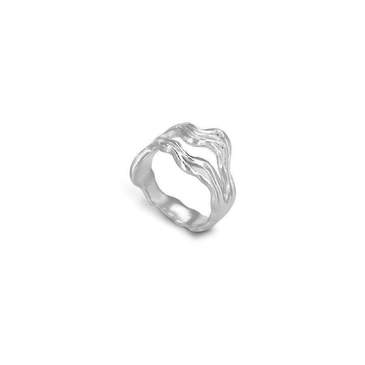 Polar Jewelry Cassiopeia silver ring with wavy, organic shape in shiny silver. Model CAS-RI-SL-WZ-001
