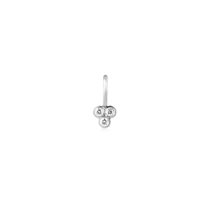 Ro Copenhagen 18kt Orbit Dot Diamond Pendant white gold with three sparkling diamonds on a single hook. Model 100150-1