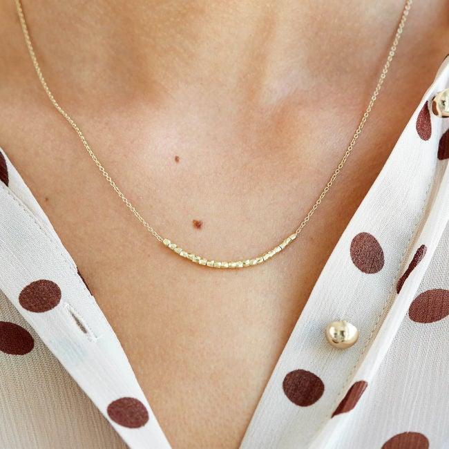 ro copenhagen 18kt rock beads me necklace shown on neck, elegant chain in gold, Model 93321-2