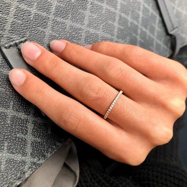 ro copenhagen 18kt rock classic diamond ring white gold on one hand, elegant and discreet, Model 106254-001