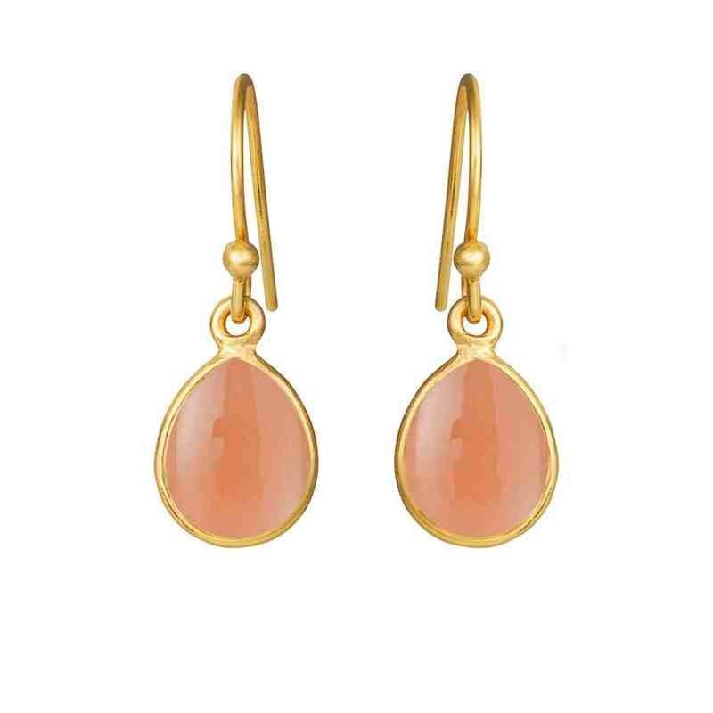 Susanne Friis Bjørner gold-plated earrings Manesten Peach with drop-shaped peach-colored stone, Model 5249-2-124-1.