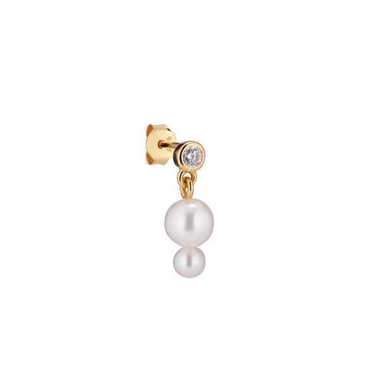 Belle earring with pearls shows an elegant gold ear stud with white freshwater pearl. Model FW2005