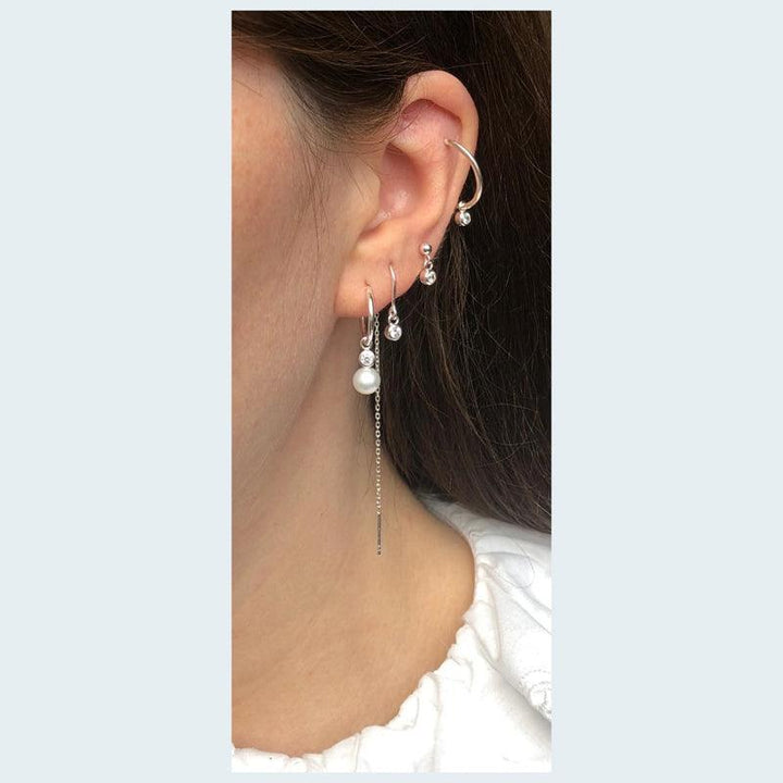 Golden Hour Silver Hoop worn in the ear, elegant model with pearl and silver ball, Model SI2002-SI2002-2.