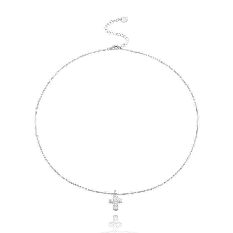 WiOGA Karla Halskæde Silver shows a simple chain with a cross pendant in silver, seen against a white background. Model N-8075-S